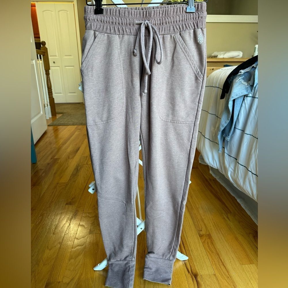 Free People Movement Sunny Washed Purple Skinny Jogger Sweatpants in XS - Picture 8 of 10